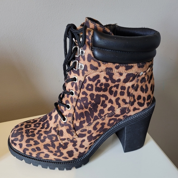 Torrid Leopard Lace Up Hiker Bootie, BNWT, Size 8 - Picture 6 of 12